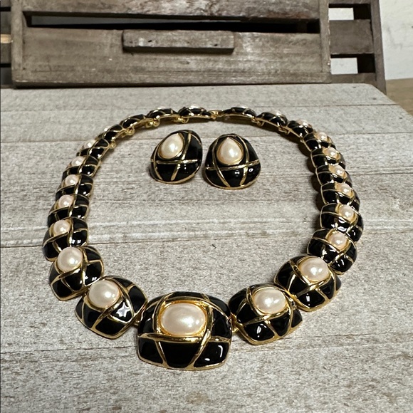 Napier great shape vintage chunky statement blk gold pearl earrings necklace set - Picture 2 of 9